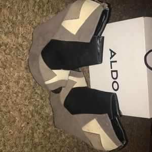 Kiss & Tell open toe wedge